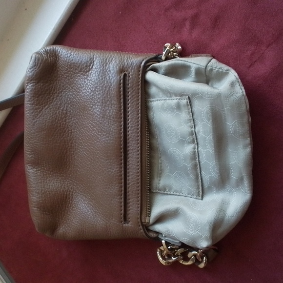 Michael Kors Tan Leather Crossbody 😍 Excellent Condition - Picture 6 of 9